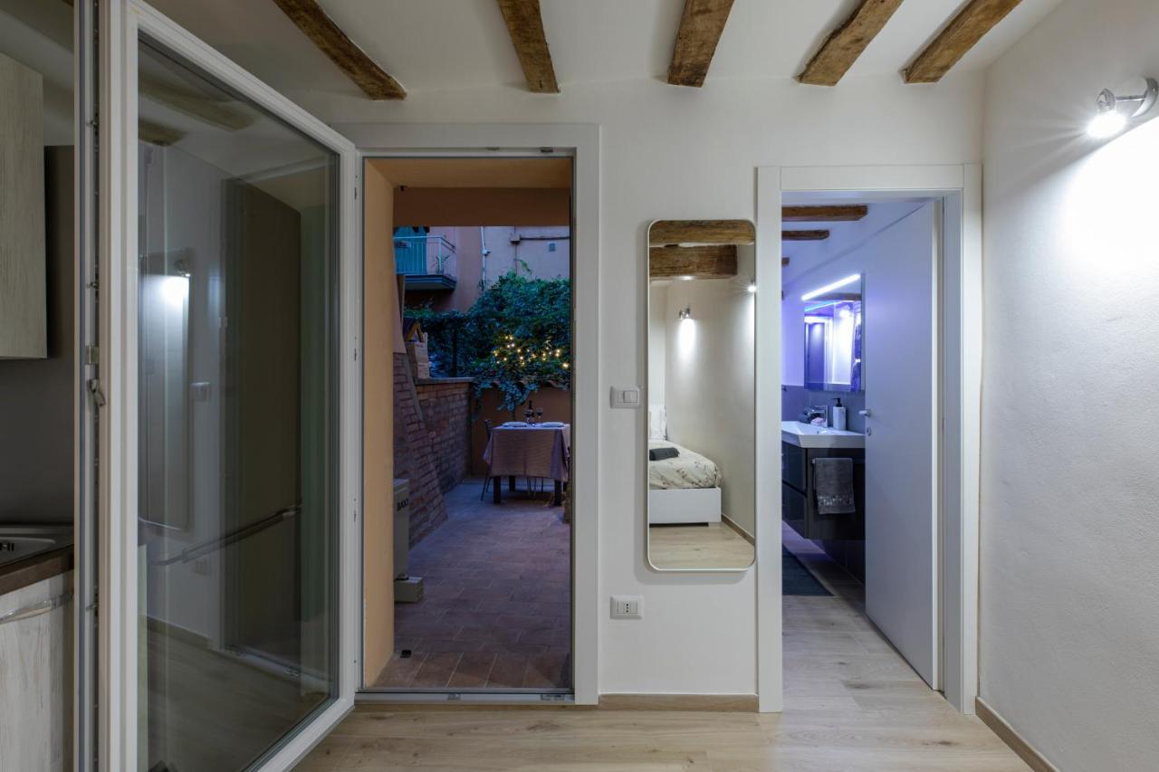 Luxury Suite In The Center I Private Patio & Kitchen 博洛尼亚 外观 照片